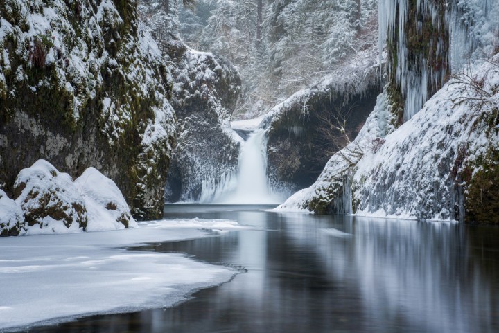 Frozen-Falls-by-Magda-Bognar-.jpg - Magad  Bognar