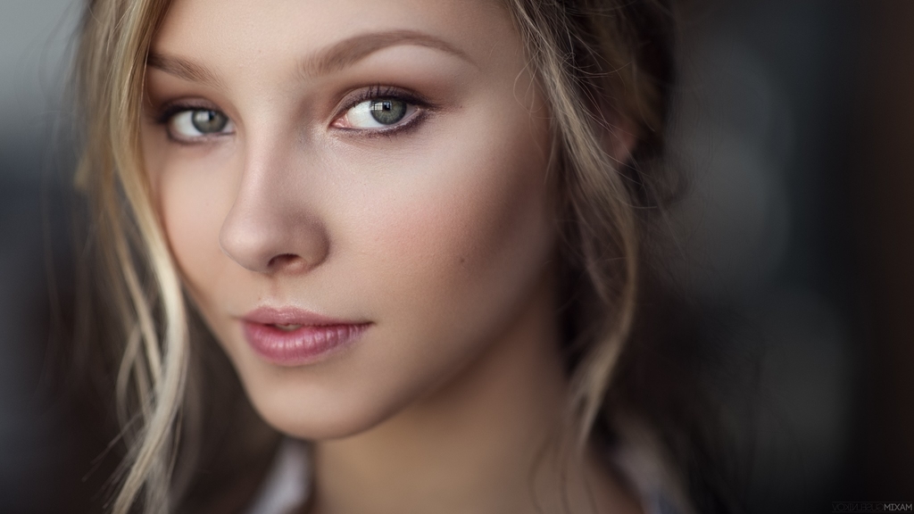 344556-Maxim_Guselnikov-women-model-looking_at_viewer-long_hair-face-blonde-eyes-green_eyes-depth_of_field.jpg - Maxim  Guselnikov