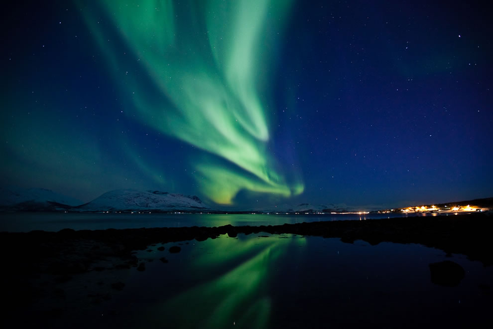 Nordlys-over-Berg-i-Tromsø.jpg - Aurora  Borealis