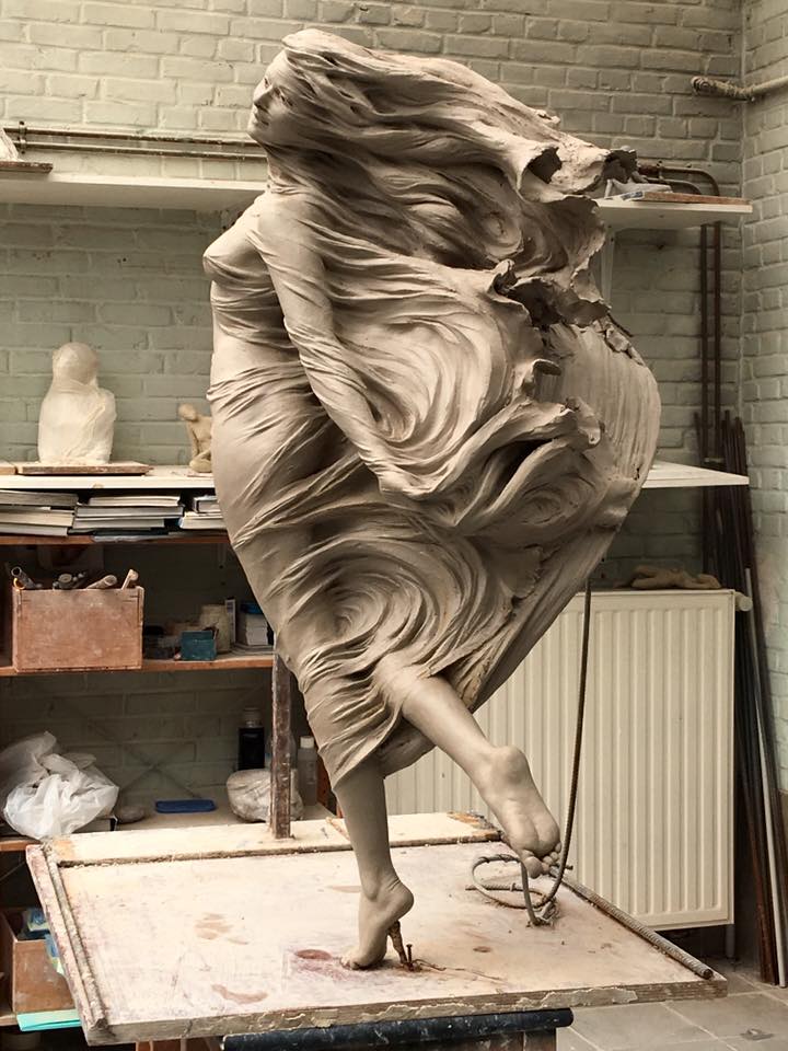 these-astonishing-sculptures-are-about-to-come-alive_3.jpg - Luo   Li  Rong